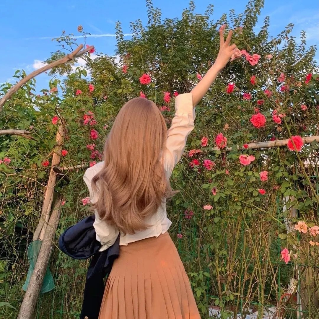 饥荒全村吃草根，我带全家顿顿肉